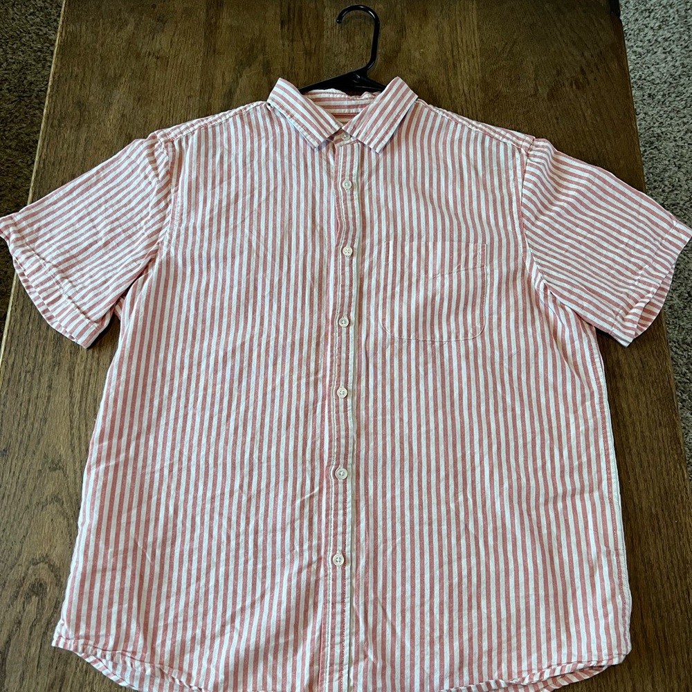 Old Navy Men's Pink and White Striped Shirt